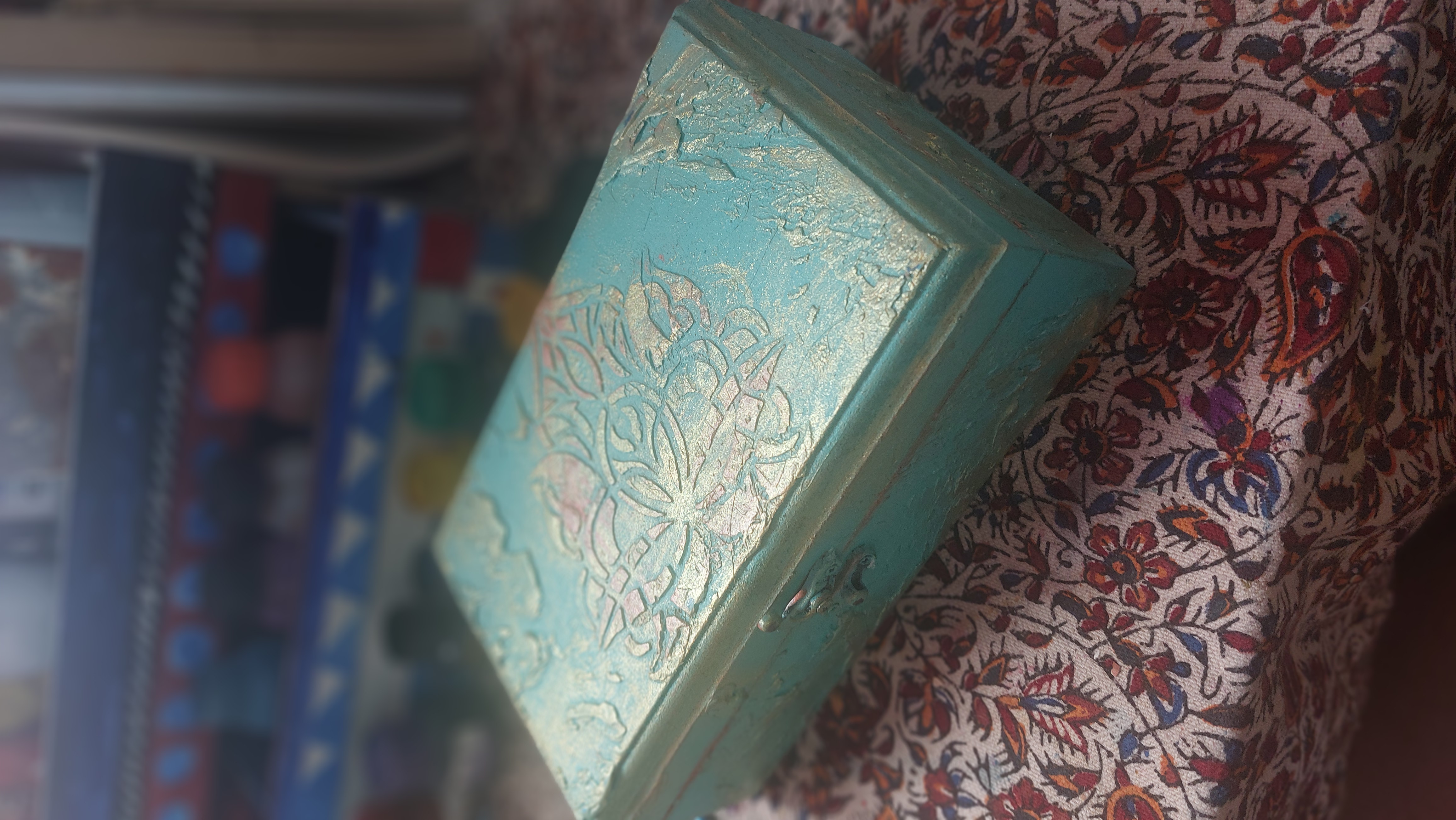 جعبه چوبی پتینه دست‌ساز | طرح سنتی و هنری فیروزه ای